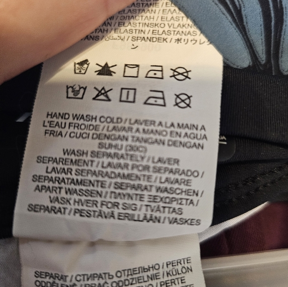 2/$20 Hurley XL Tropical Print Shorts - Picture 4 of 8